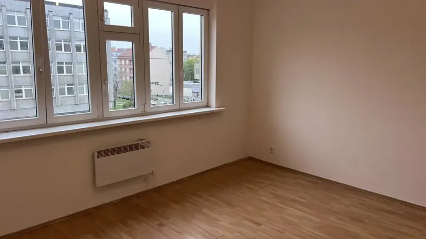 Pronájem bytu 1+kk, Praha - Nusle, Na Pankráci, 33 m2