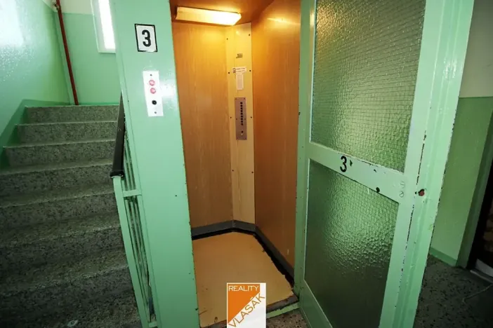 Prodej bytu 2+1, Klášterec nad Ohří, Jana Ámose Komenského, 68 m2