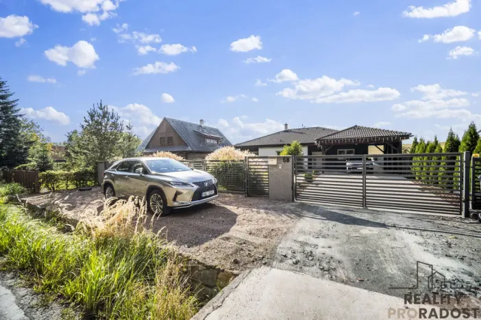 Prodej rodinného domu, Choltice, 200 m2