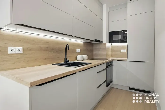 Prodej bytu 2+kk, Ostrava, Výstavní, 40 m2