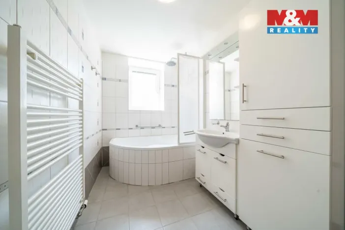 Pronájem bytu 1+kk, Plzeň - Skvrňany, Waltrova, 50 m2