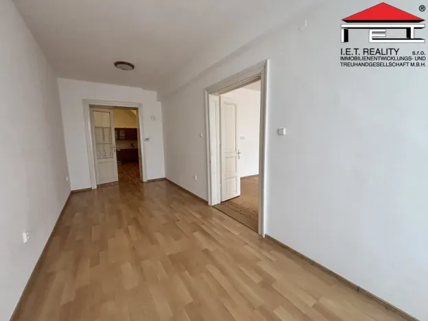Pronájem bytu 2+1, Frýdek-Místek, Zámecké nám., 89 m2