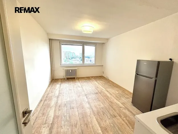 Pronájem bytu 1+kk, Praha - Kobylisy, Kyselova, 26 m2
