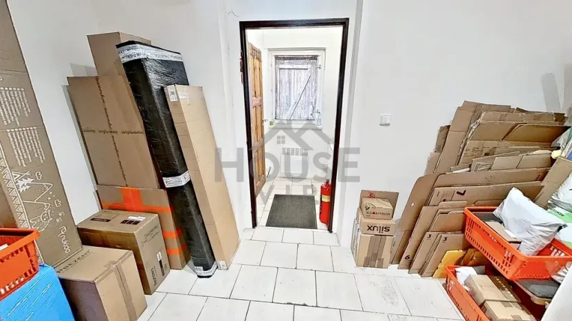 Pronájem kanceláře, Praha - Kobylisy, Klapkova, 40 m2