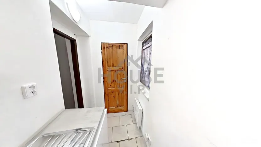 Pronájem kanceláře, Praha - Kobylisy, Klapkova, 40 m2