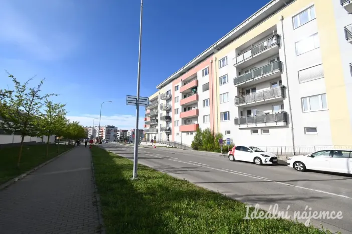 Pronájem bytu 2+kk, Brno - Žebětín, Říčanská, 53 m2