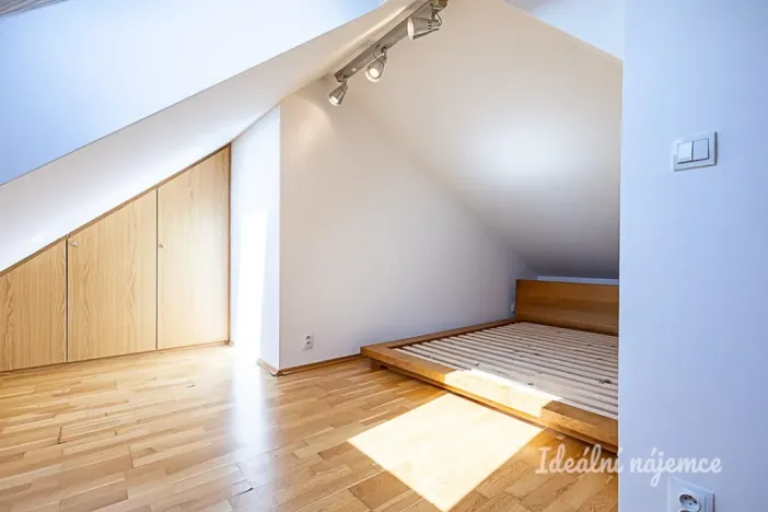 Pronájem bytu 3+kk, Praha - Holešovice, Osadní, 76 m2