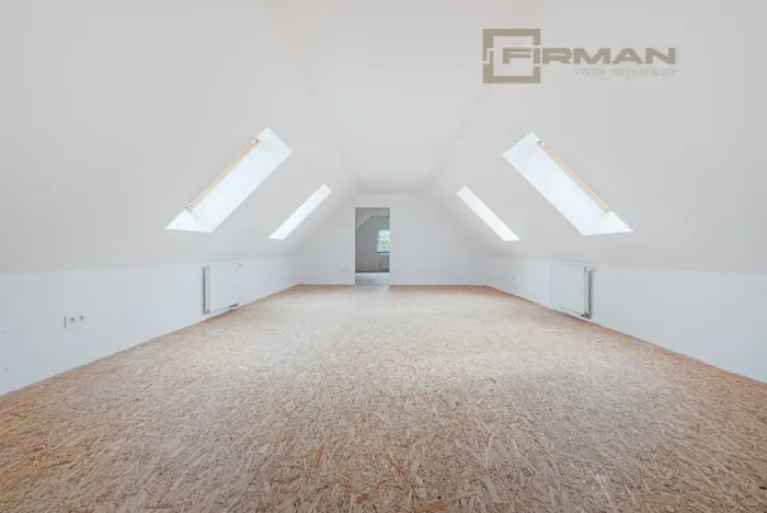 Prodej rodinného domu, Třebešice, 236 m2