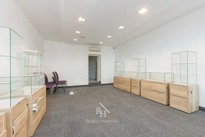 Pronájem obchodního prostoru, Kladno, T. G. Masaryka, 69 m2