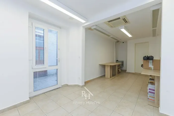 Pronájem obchodního prostoru, Kladno, T. G. Masaryka, 69 m2