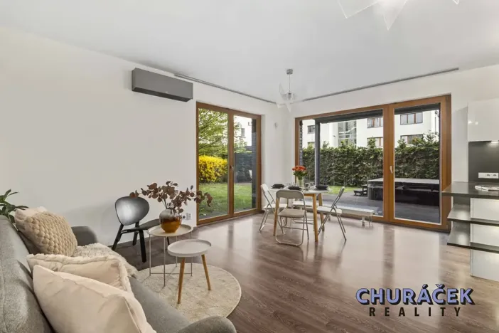 Prodej bytu 3+kk, Praha - Hrdlořezy, V třešňovce, 287 m2