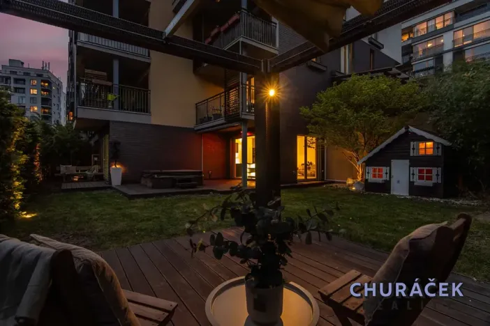 Prodej bytu 3+kk, Praha - Hrdlořezy, V třešňovce, 287 m2