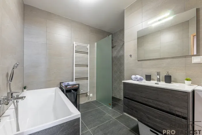 Prodej bytu 4+kk, Vochov, 80 m2