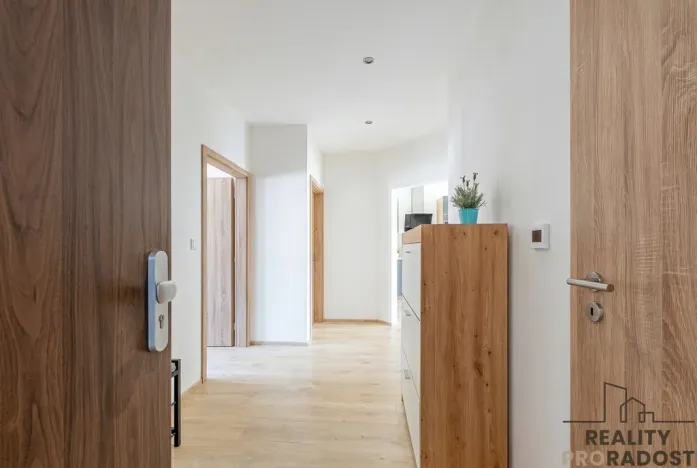 Prodej bytu 4+kk, Vochov, 80 m2