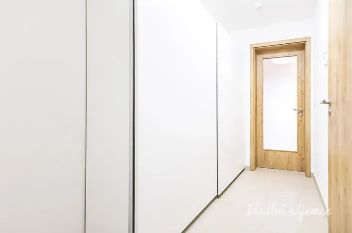 Pronájem bytu 1+kk, Praha - Strašnice, Štěchovická, 34 m2