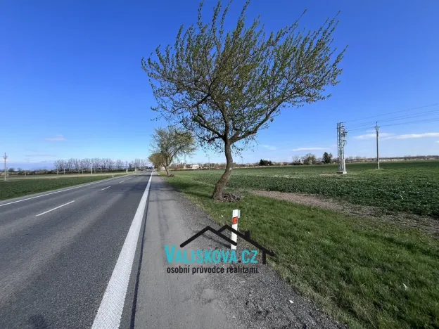 Prodej pozemku, Hulín, 61843 m2