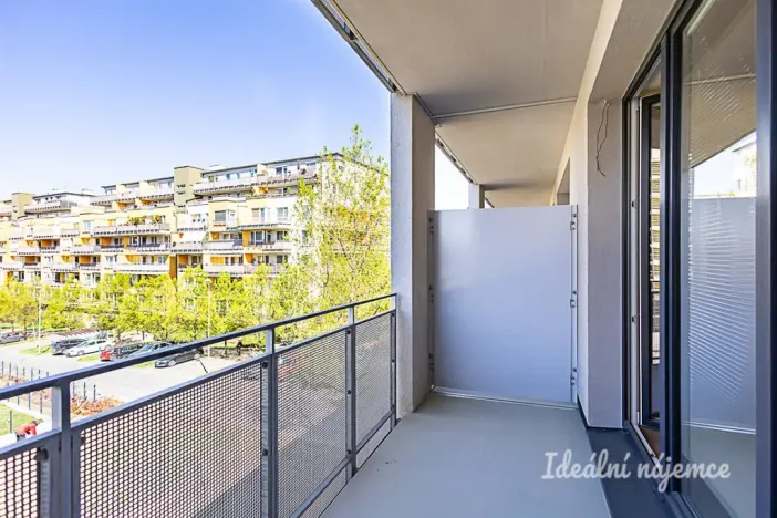 Pronájem bytu 1+kk, Praha - Vysočany, Poděbradská, 35 m2