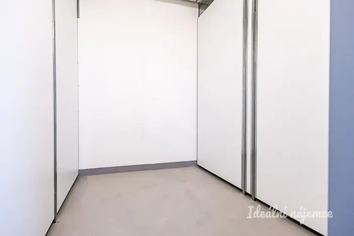 Pronájem bytu 1+kk, Praha - Vysočany, Poděbradská, 35 m2