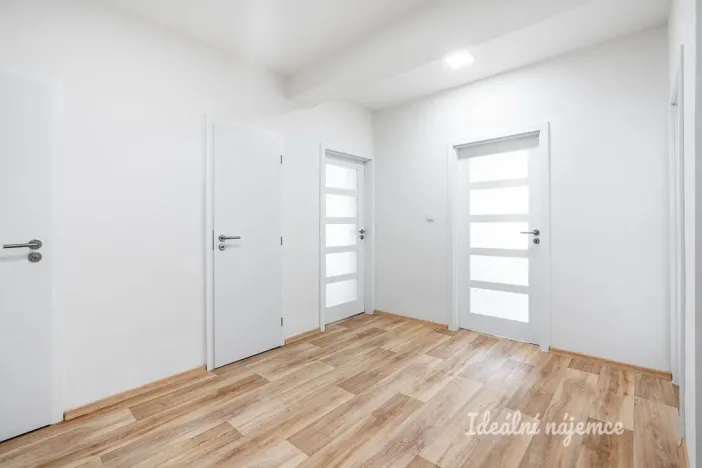 Pronájem bytu 2+1, Praha - Vršovice, Lvovská, 59 m2