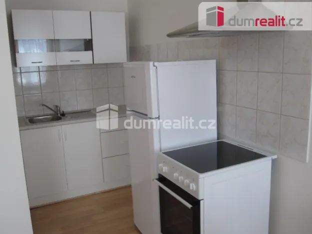 Pronájem bytu 1+1, Praha - Kobylisy, Zenklova, 55 m2