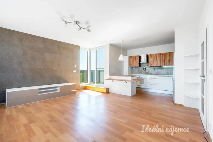 Pronájem bytu 2+kk, Praha, Pod Formankou, 54 m2