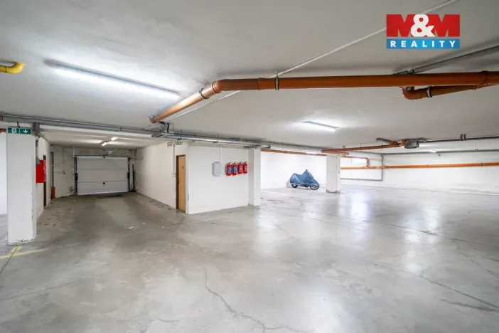 Prodej garážového stání, Olomouc - Slavonín, Topolová, 18 m2