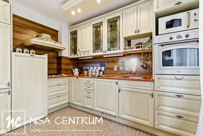 Prodej rodinného domu, Krnsko, 304 m2