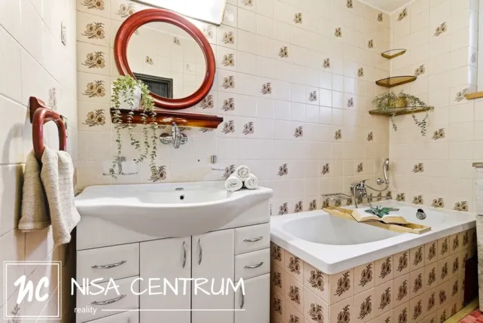 Prodej rodinného domu, Krnsko, 304 m2