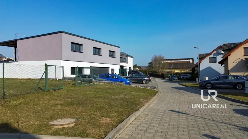 Prodej pozemku, Holubice, 703 m2