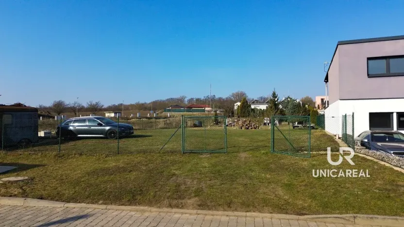 Prodej pozemku, Holubice, 703 m2