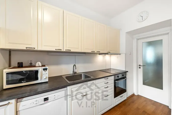 Prodej bytu 2+kk, Praha - Žižkov, Jeseniova, 46 m2