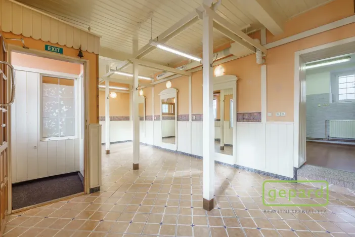 Prodej obchodního prostoru, Karlovy Vary, Rohová, 112 m2