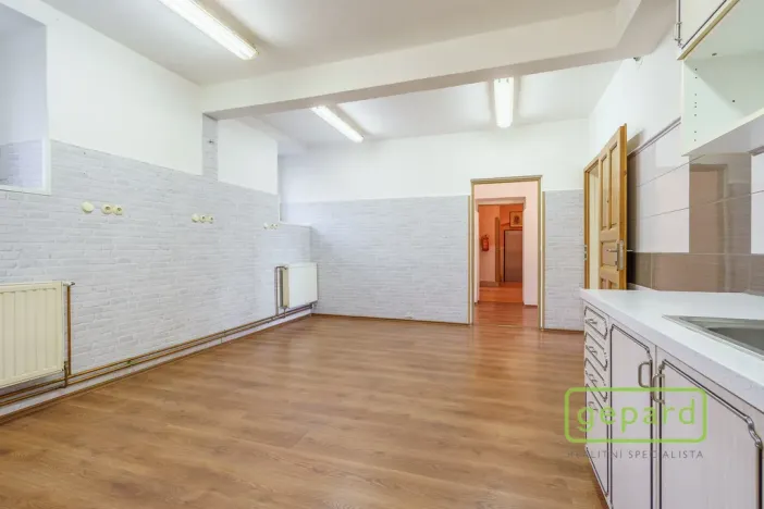 Prodej obchodního prostoru, Karlovy Vary, Rohová, 112 m2