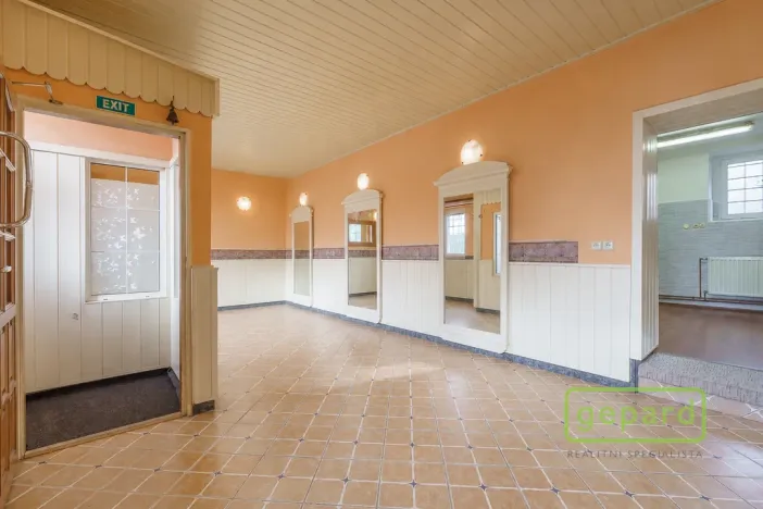 Prodej obchodního prostoru, Karlovy Vary, Rohová, 112 m2