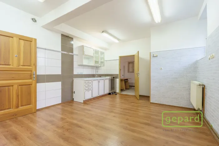 Prodej obchodního prostoru, Karlovy Vary, Rohová, 112 m2