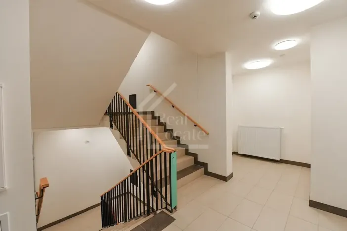 Pronájem bytu 1+kk, Praha - Kamýk, Hodkovická, 30 m2