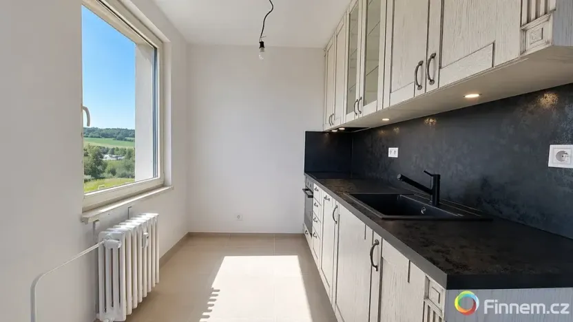 Prodej bytu 2+1, Tmaň, 42 m2