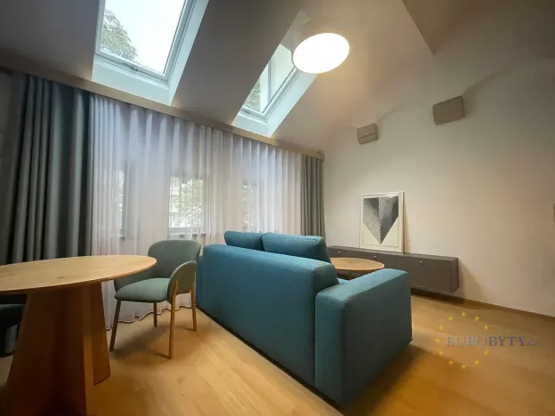 Pronájem bytu 1+kk, Praha - Vršovice, Bartoškova, 40 m2