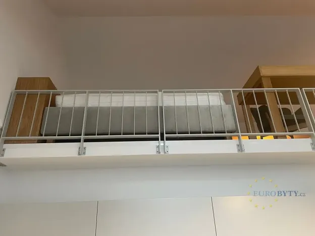 Pronájem bytu 1+kk, Praha - Vršovice, Bartoškova, 40 m2