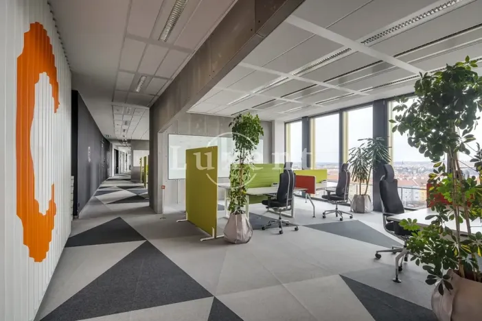 Pronájem kanceláře, Praha - Nusle, Pikrtova, 500 m2