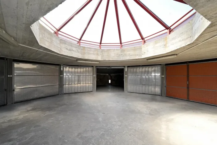 Pronájem garážového stání, Praha - Žižkov, Nad Ohradou, 20 m2