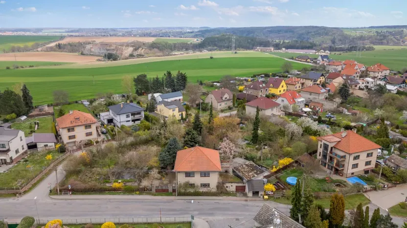 Prodej pozemku, Lhota, 3645 m2