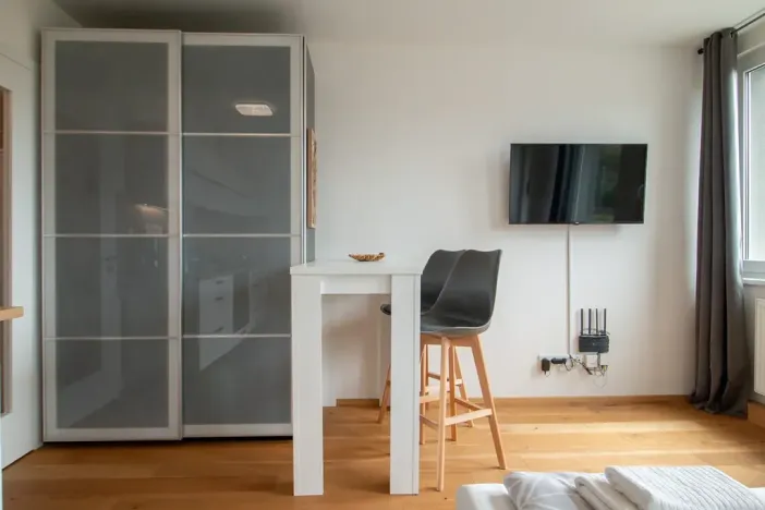 Pronájem bytu 1+kk, Praha - Vinohrady, Perucká, 25 m2