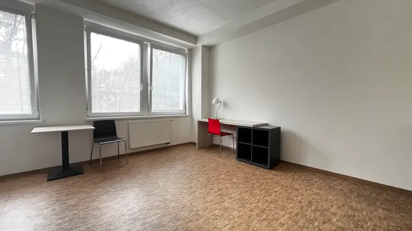 Pronájem bytu 1+kk, Praha - Smíchov, Křížová, 35 m2