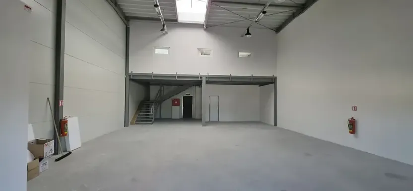 Pronájem skladu, Mělník, 193 m2