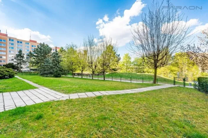 Pronájem bytu 2+kk, Praha - Hlubočepy, Lamačova, 32 m2