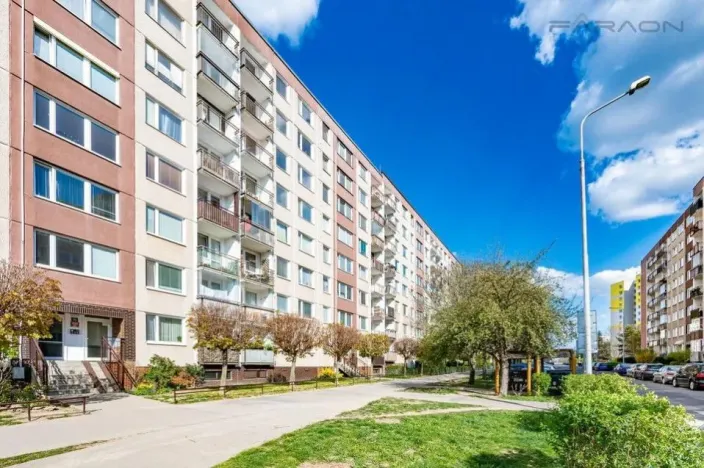 Pronájem bytu 2+kk, Praha - Hlubočepy, Lamačova, 32 m2