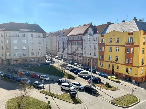 Pronájem bytu 2+kk, Plzeň, Dobrovského, 59 m2