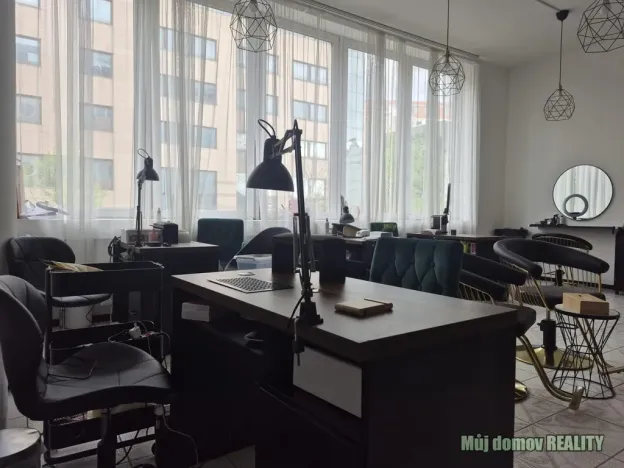 Pronájem obchodního prostoru, Praha - Vysočany, bratří Dohalských, 7 m2