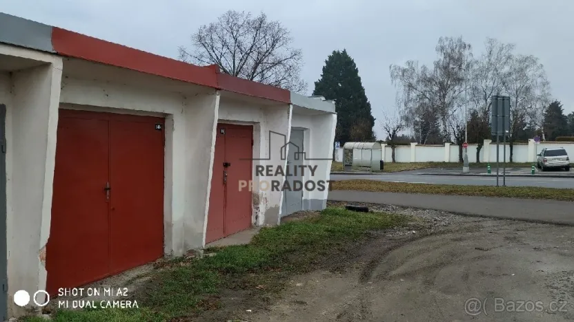 Pronájem garáže, Znojmo, Suchohrdelská, 15 m2